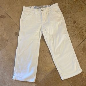 Levi’s women’s size 6 capri’s white
